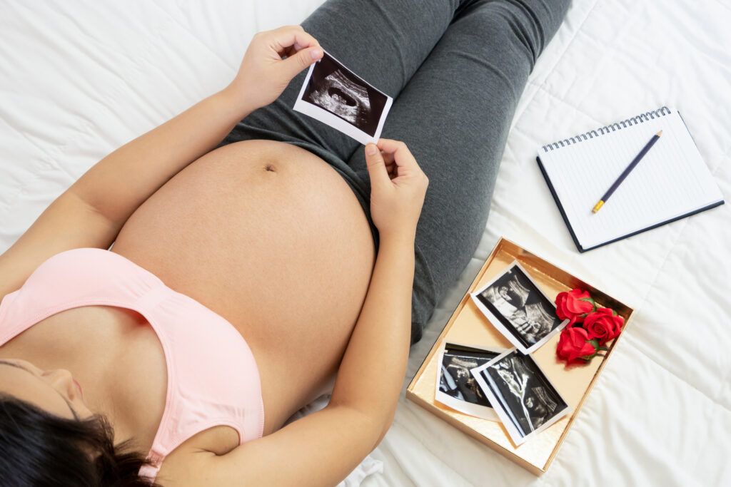 Easy ways to document your pregnancy journey